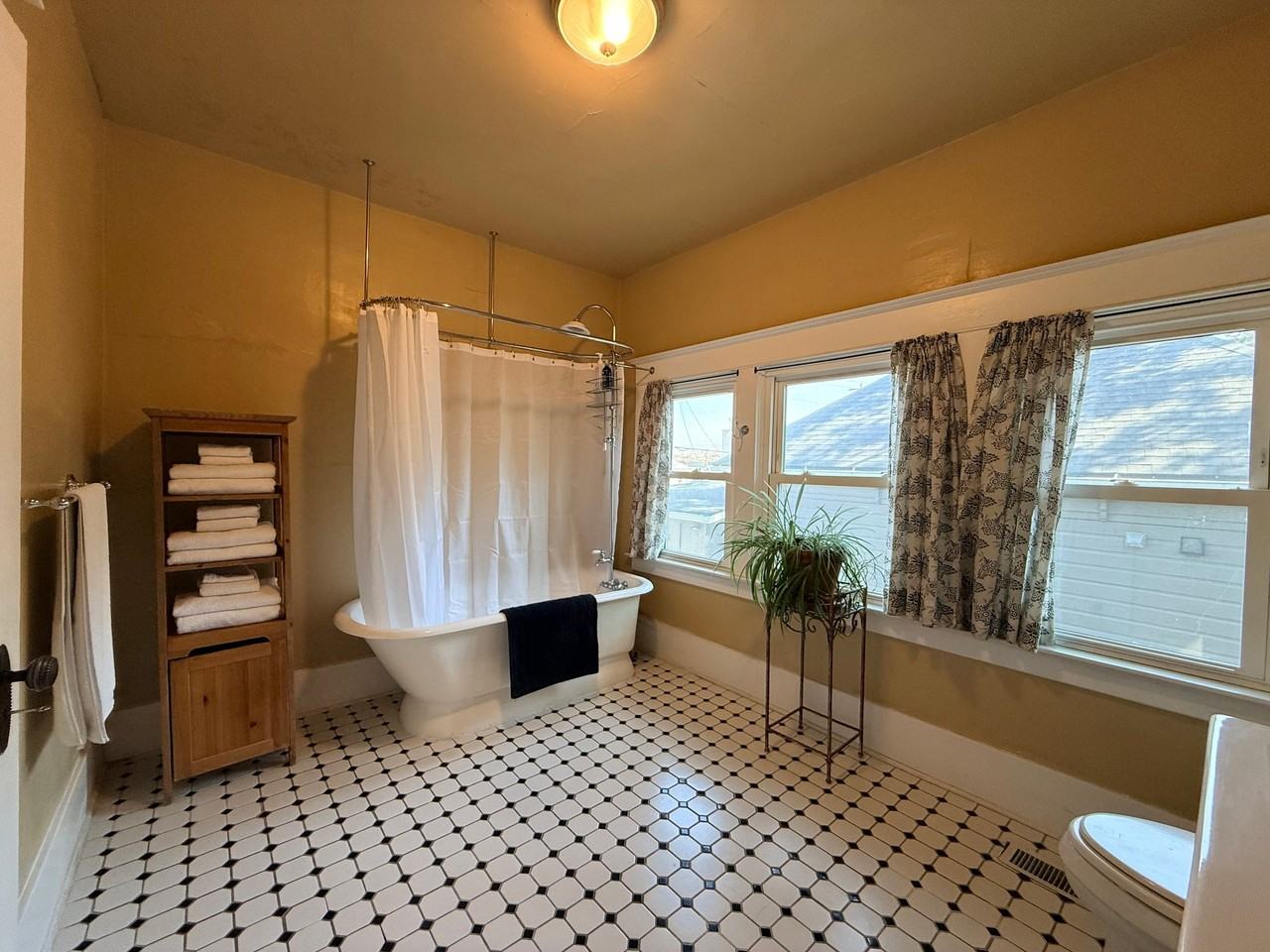 414 Jefferson St #1 - Photo 6 of 17