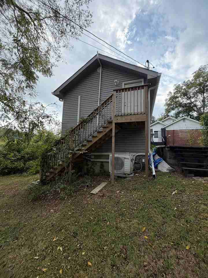 613 Ledford St #B - Photo 4 of 20