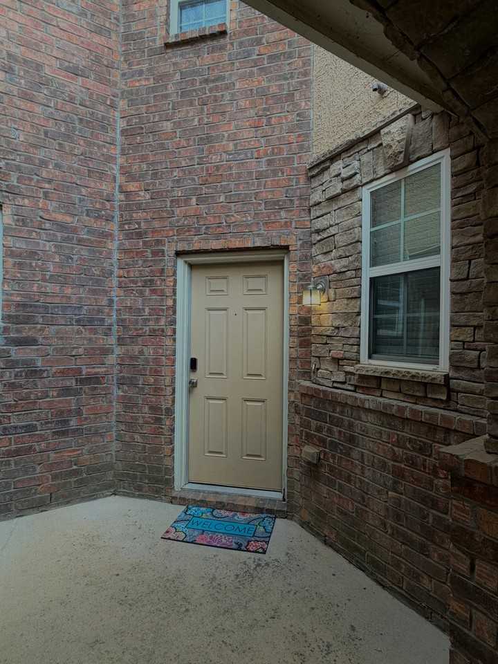 5948 Clearwater Dr - Photo 3 of 17