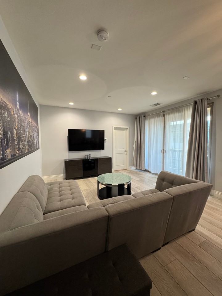 300 Alienta Ln - Photo 2 of 5