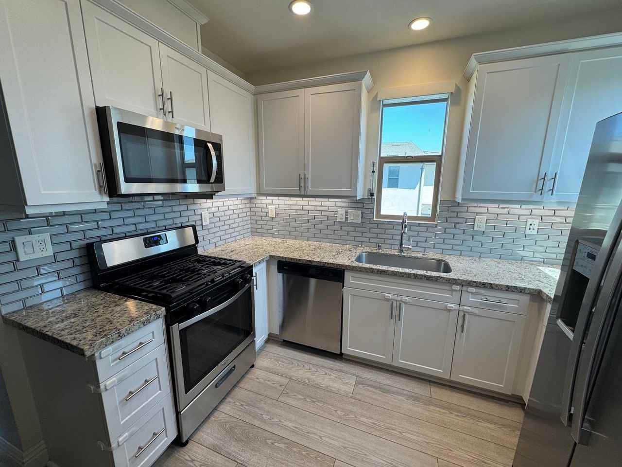 300 Alienta Ln - Photo 3 of 5