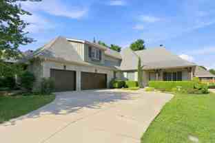 879 E Westchester Dr - Photo 1 of 1