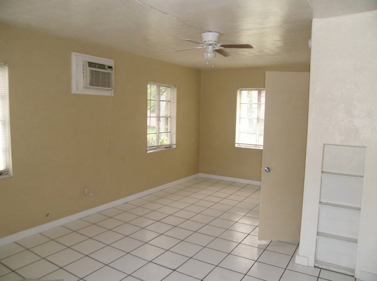 2112 6 St. Sarasota Fl. #00 - Photo 2 of 5
