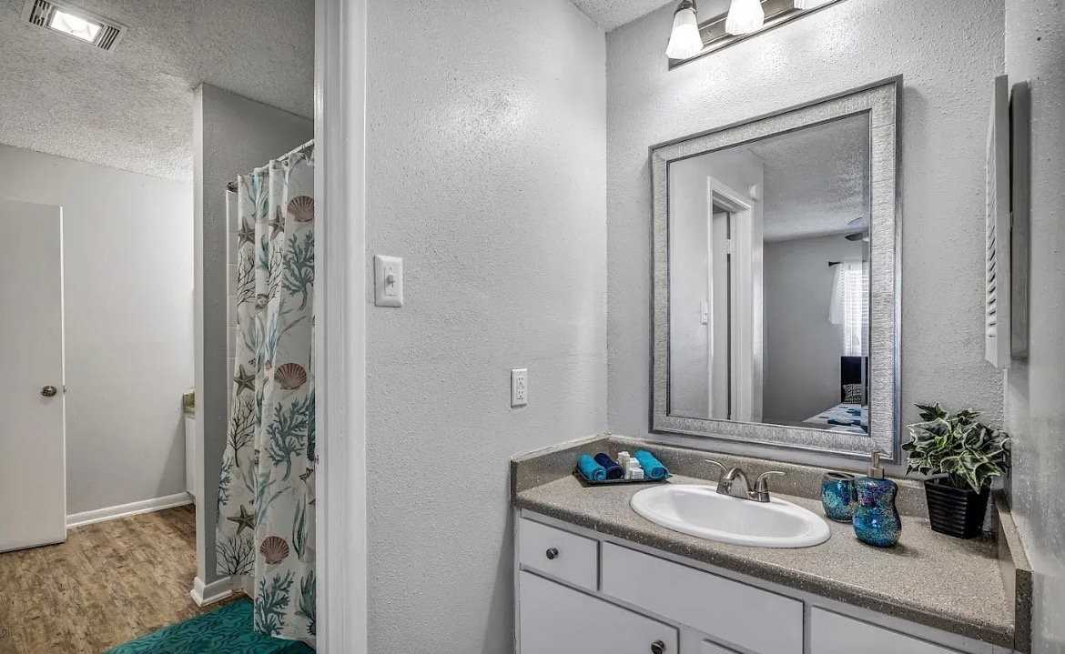 631 Callahan Rd - Photo 2 of 5