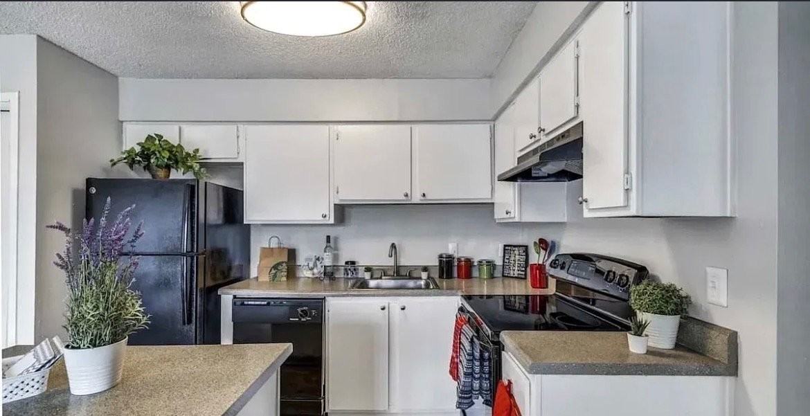 631 Callahan Rd - Photo 4 of 5