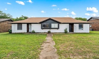 featured image of 212 Queen Dr #212