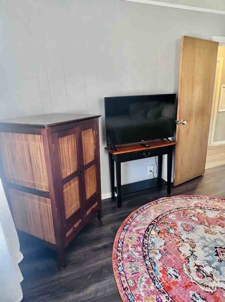 287 Barton St - Photo 6 of 16