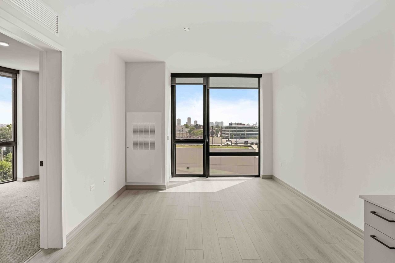 2162 N Elston Ave - Photo 5 of 16