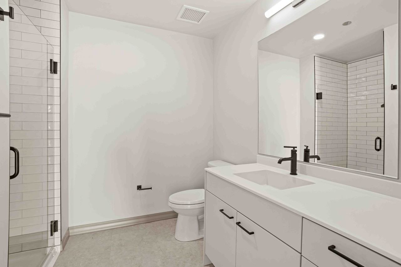 2162 N Elston Ave - Photo 6 of 16