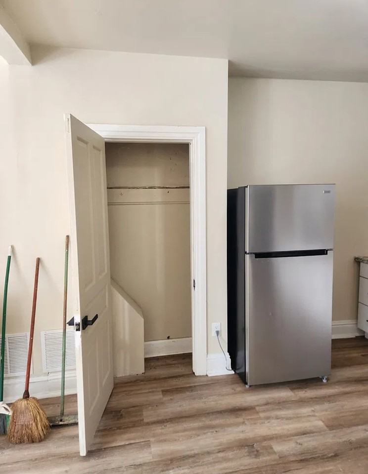 529 W Market St #1 - Photo 4 of 15