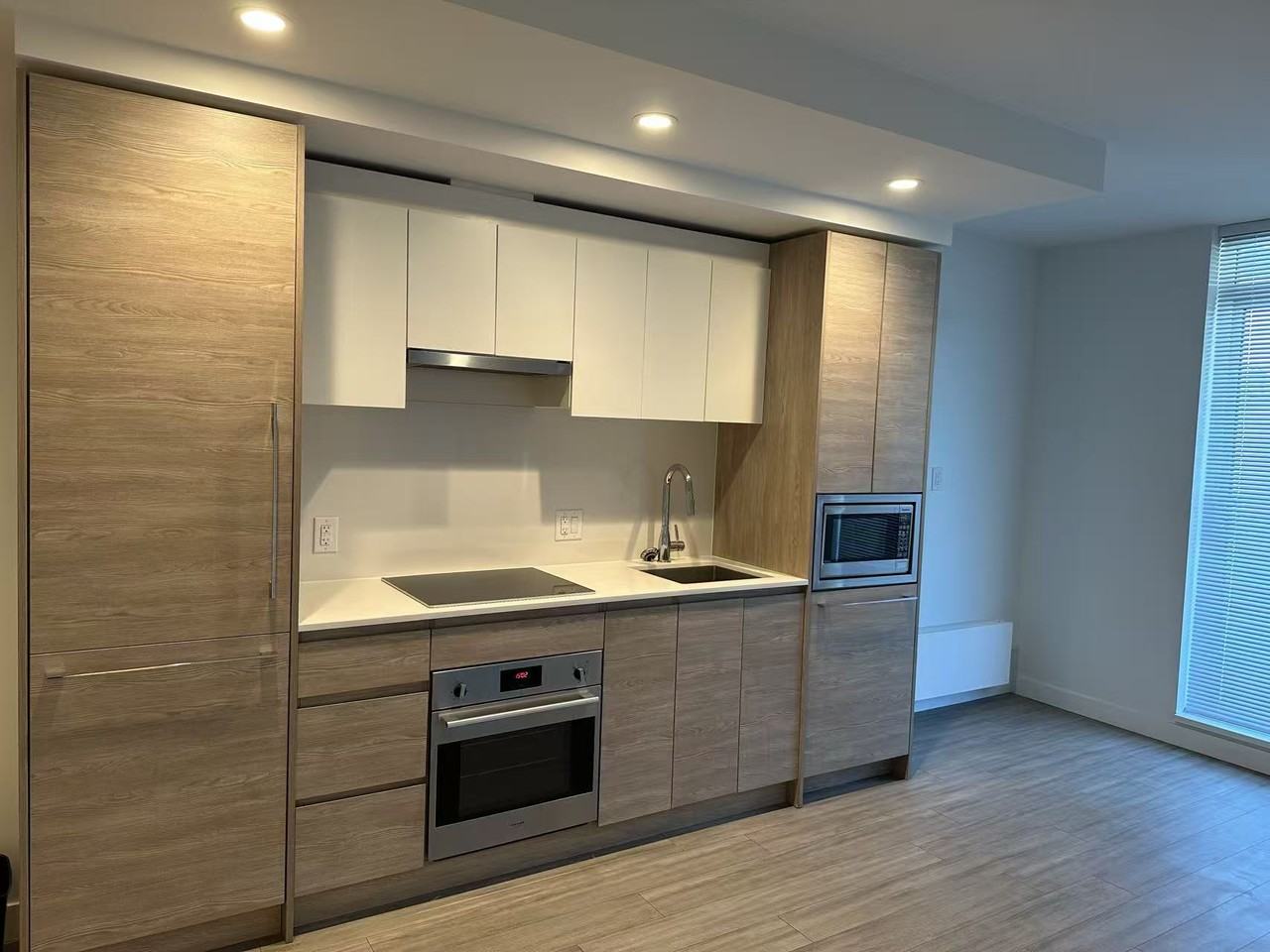 13615 King George Boulevard #1806 - Photo 5 of 6