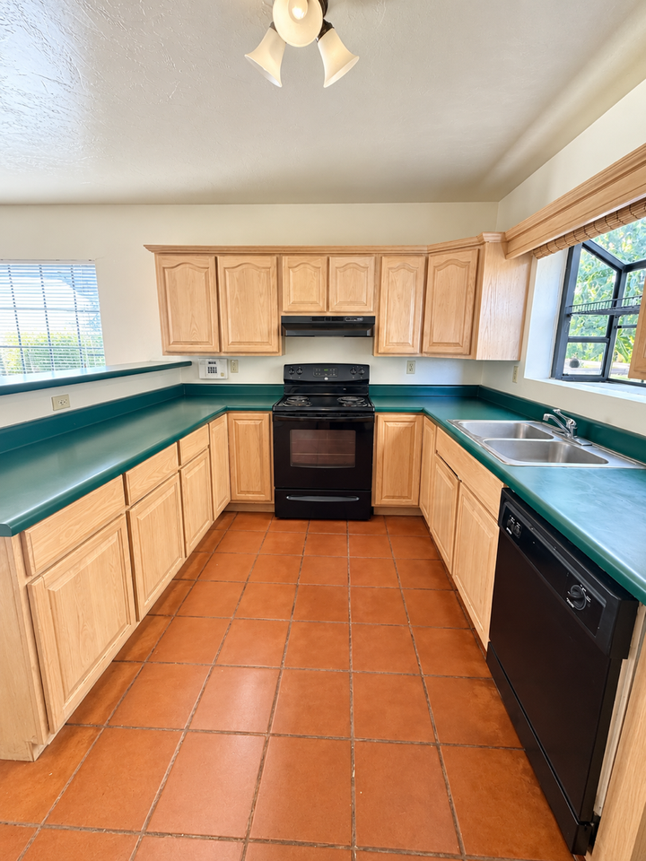 2522 North Corinthian Garden Drive - Photo 5 of 12