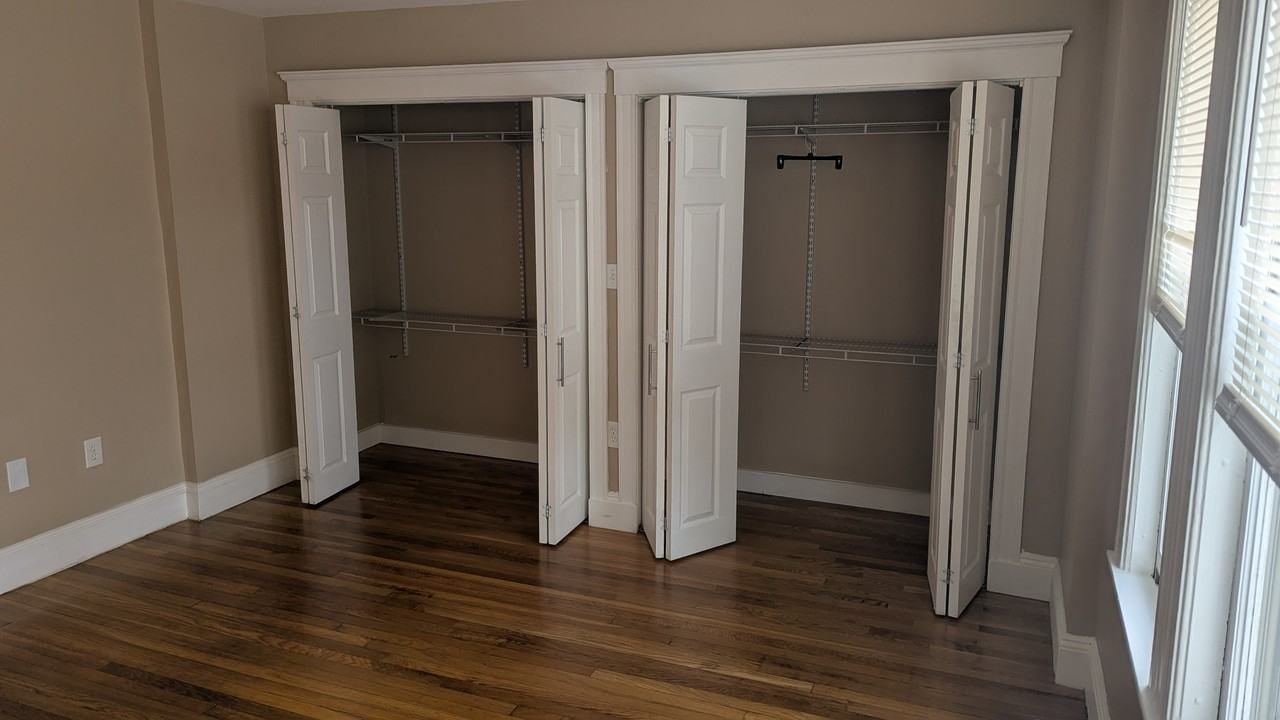 254 Belgrade Avenue - Photo 3 of 4