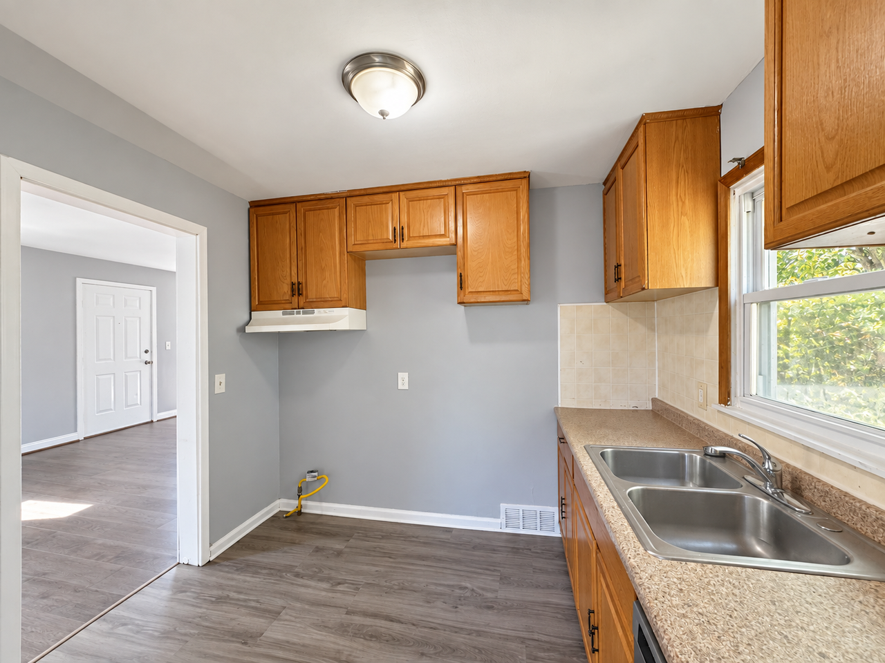 29744 Balmoral St #1 - Photo 5 of 22