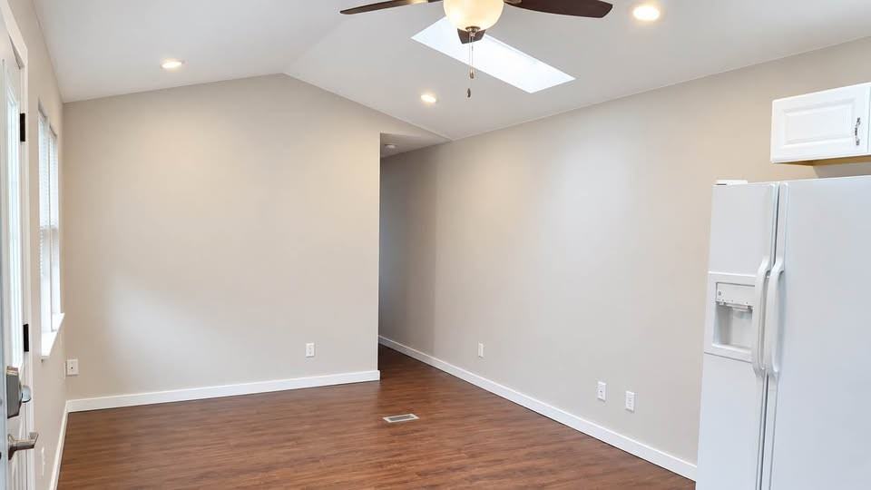 203 E Division St #1 - Photo 5 of 8