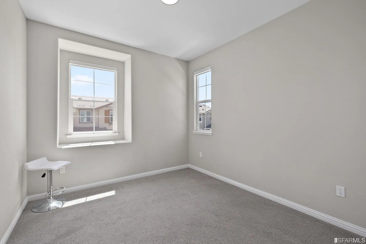 2645 Admiral Circle - Photo 6 of 29