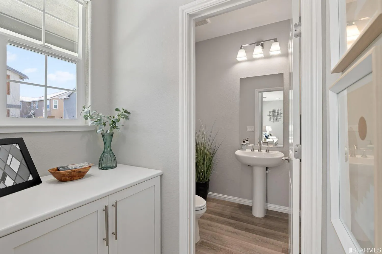 2645 Admiral Circle - Photo 7 of 29