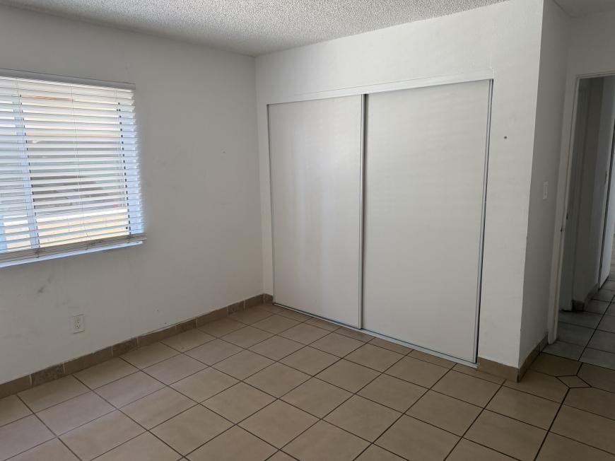 15848 Saticoy St - Photo 5 of 7