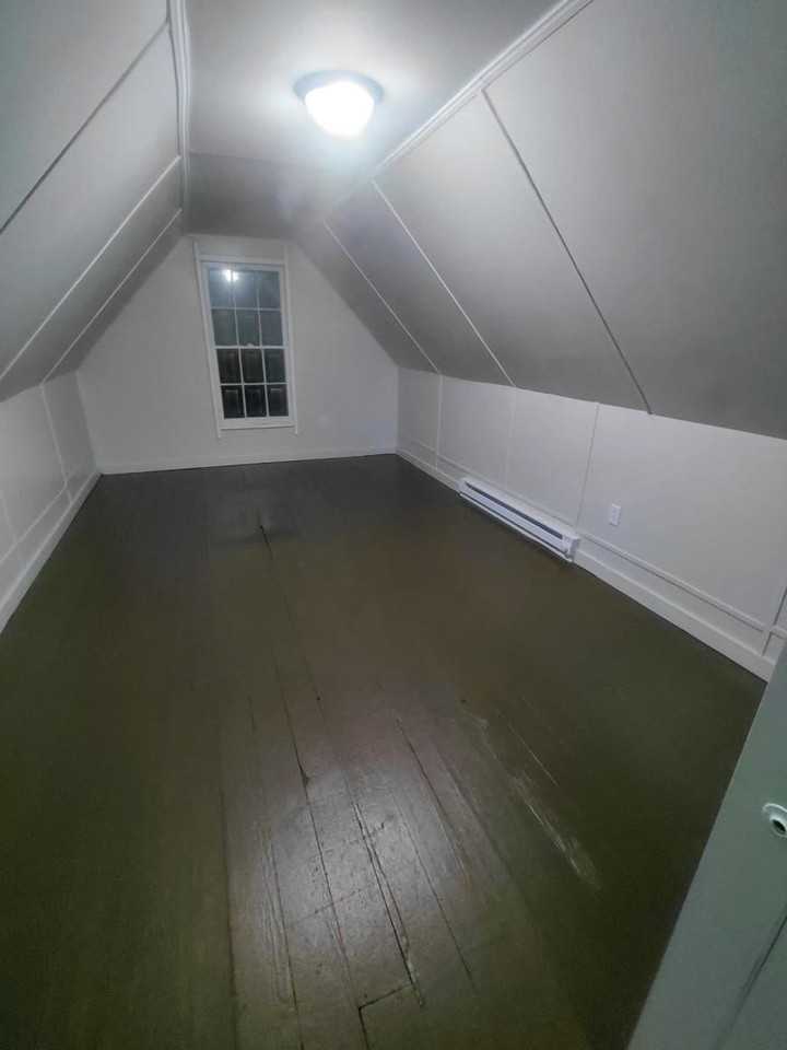 135 S 6th St - Photo 2 of 5