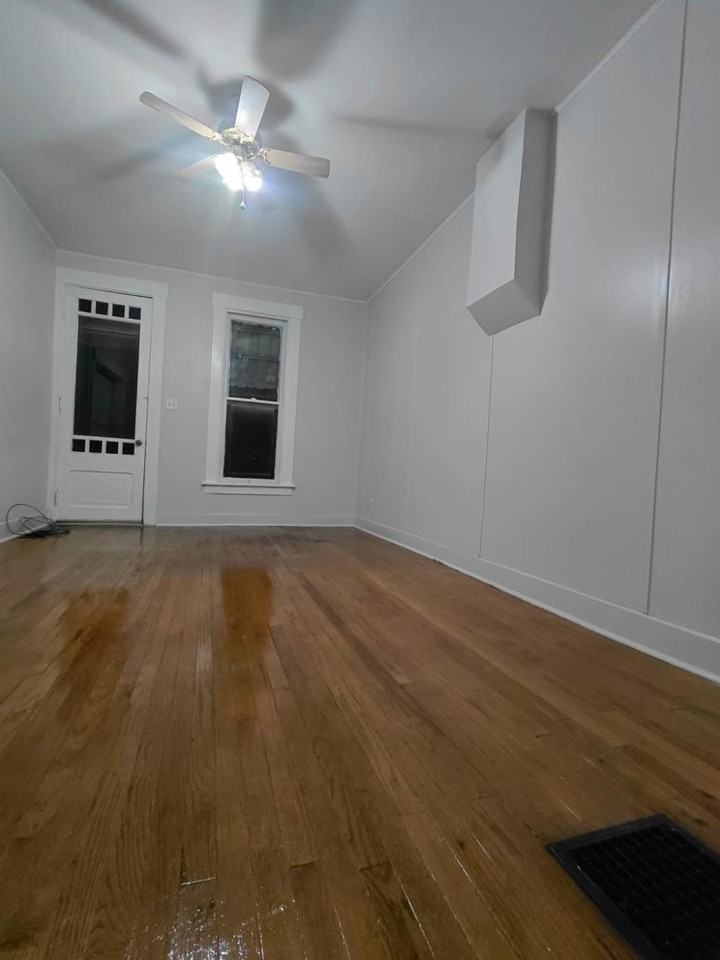 135 S 6th St - Photo 3 of 5