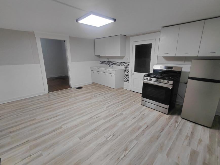 135 S 6th St - Photo 5 of 5