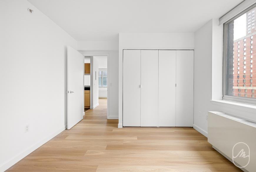 561 10th Ave - Photo 6 of 10