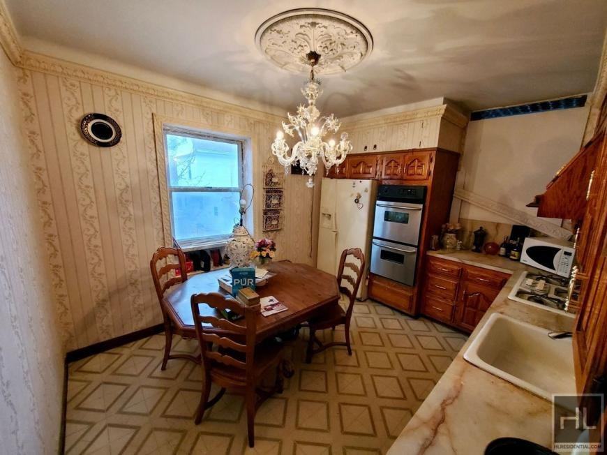 8015 21st Ave - Photo 2 of 10