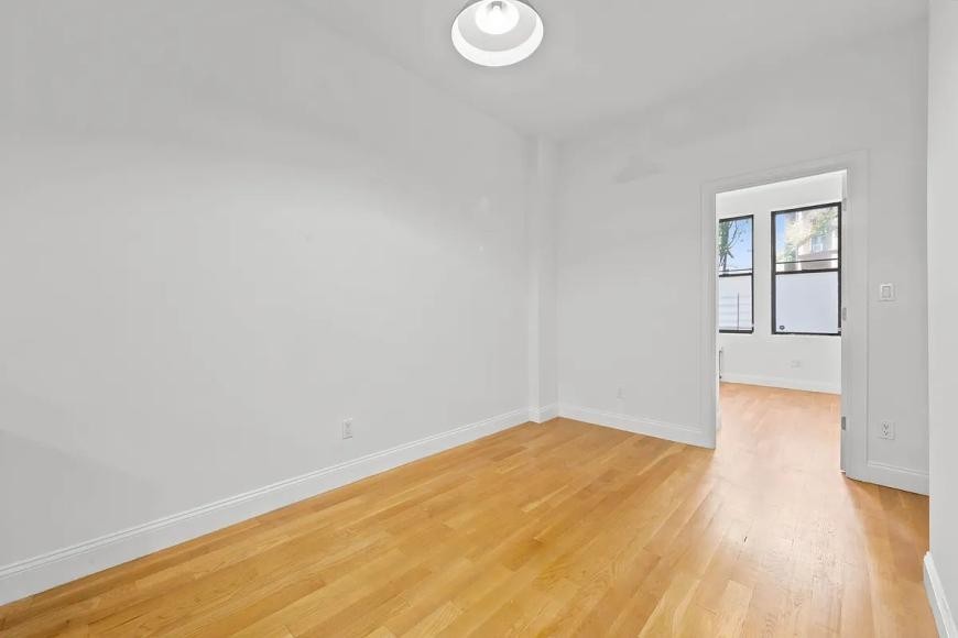 354 State St - Photo 4 of 5