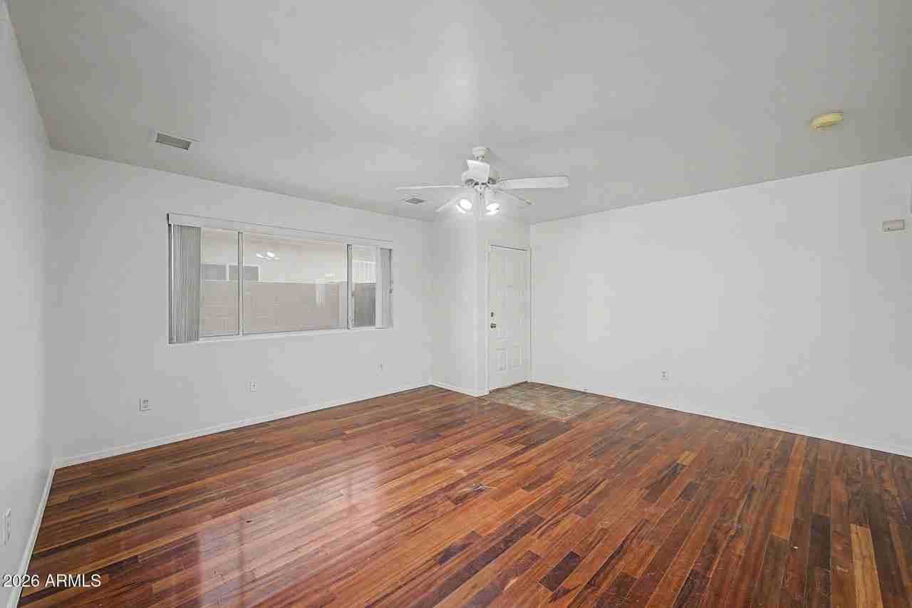 1830 N Center Ave - Photo 4 of 24