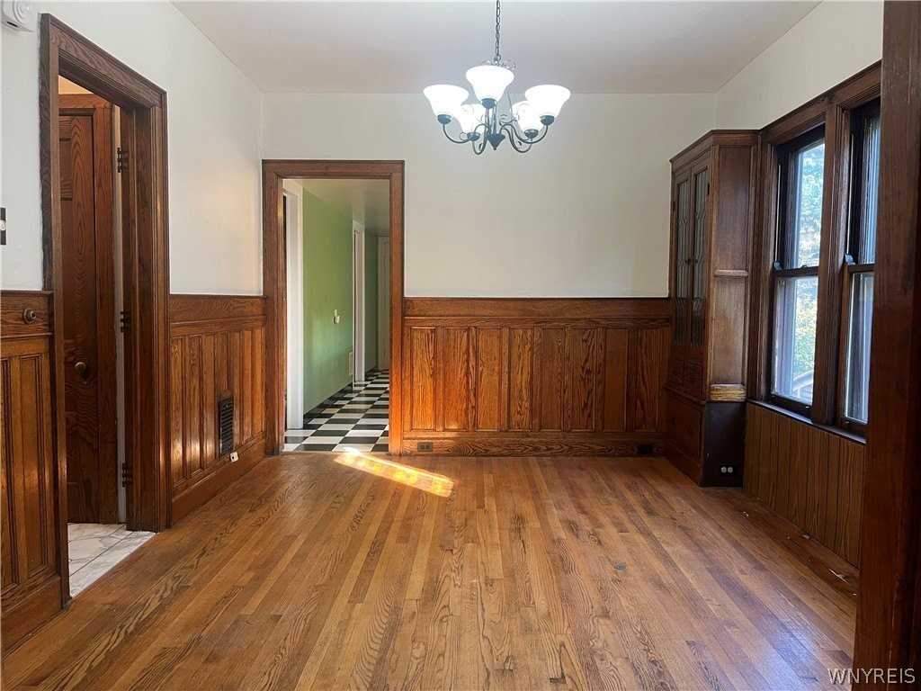 107 Claremont Ave - Photo 4 of 22