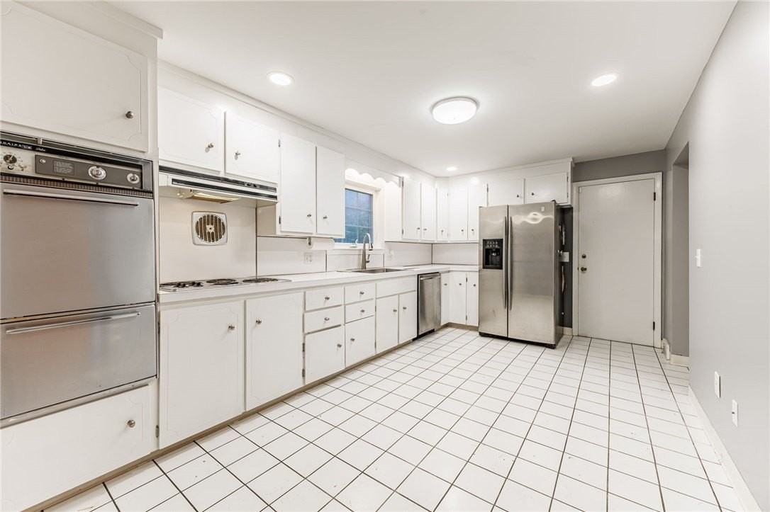 850 Hillside Ave - Photo 6 of 31