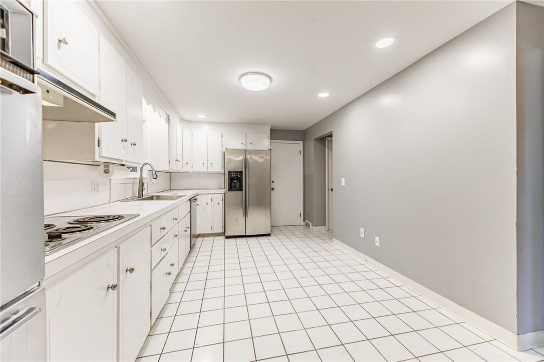 850 Hillside Ave - Photo 7 of 31