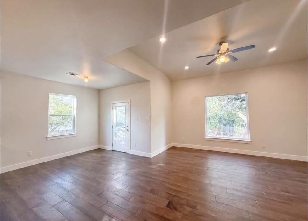 50 Whispering Valley Dr - Photo 5 of 10
