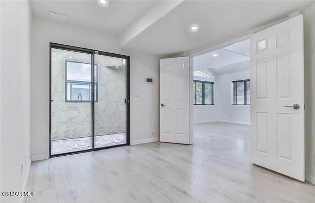 29751 Strawberry Hill Dr - Photo 5 of 9