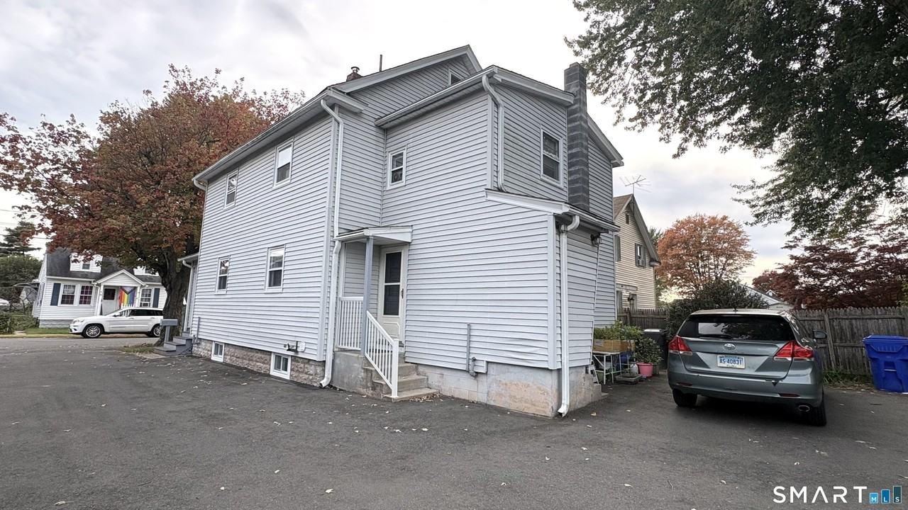 18 Virginia Ave - Photo 4 of 16