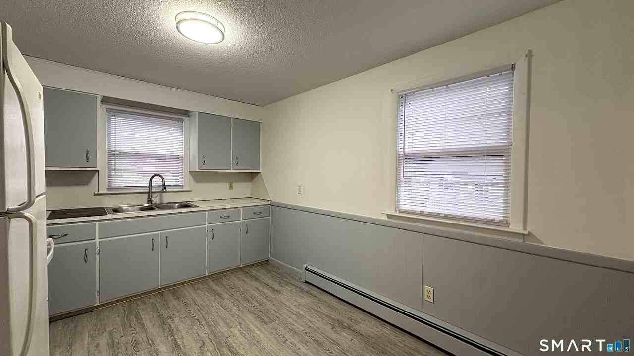 18 Virginia Ave - Photo 6 of 16