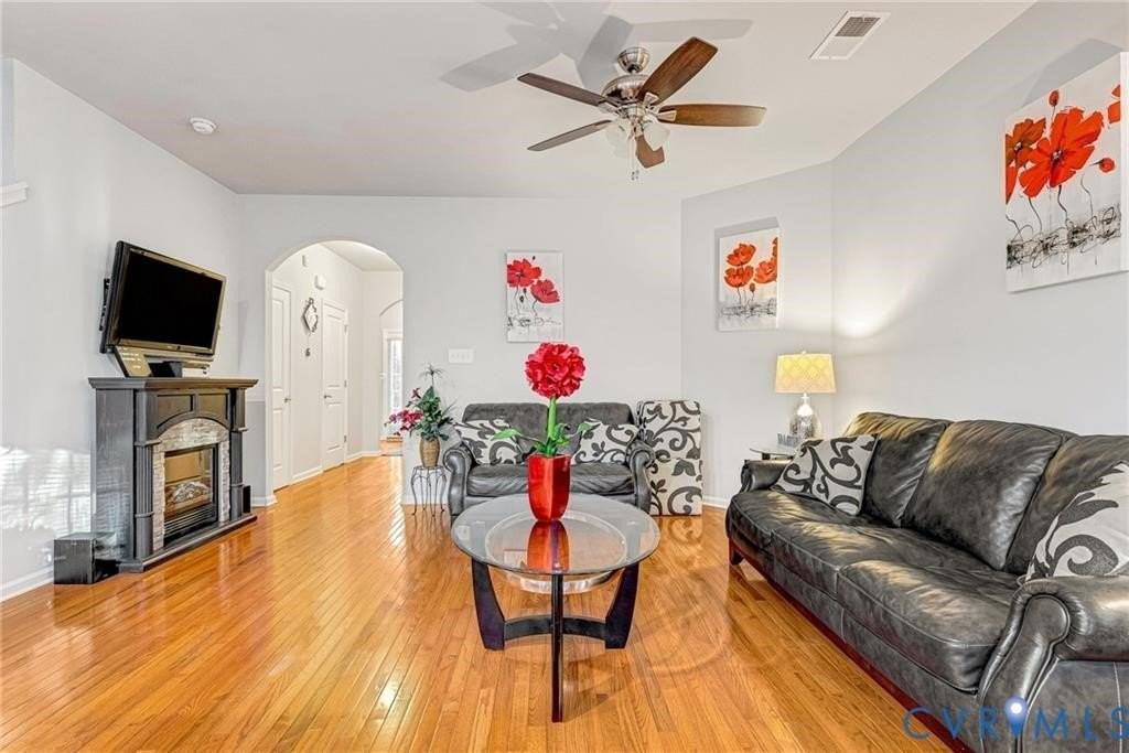 11600 Vicars Ridge Ln - Photo 6 of 40