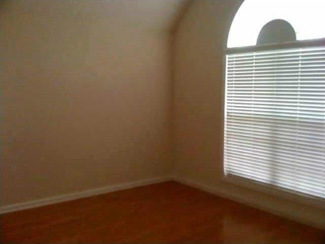 3555 Stoneleigh Run Dr #3555 - Photo 3 of 9