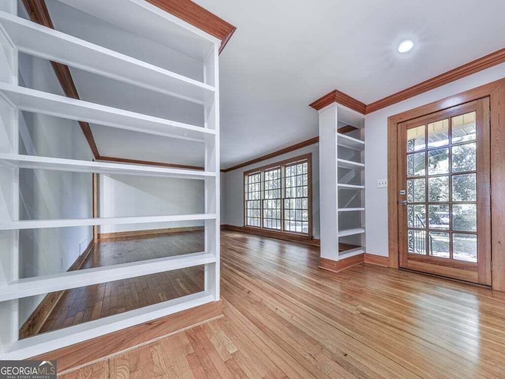721 Blackwell Cir - Photo 2 of 17