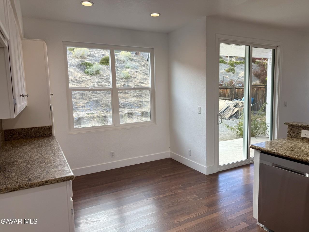 2728 Redington St - Photo 4 of 16