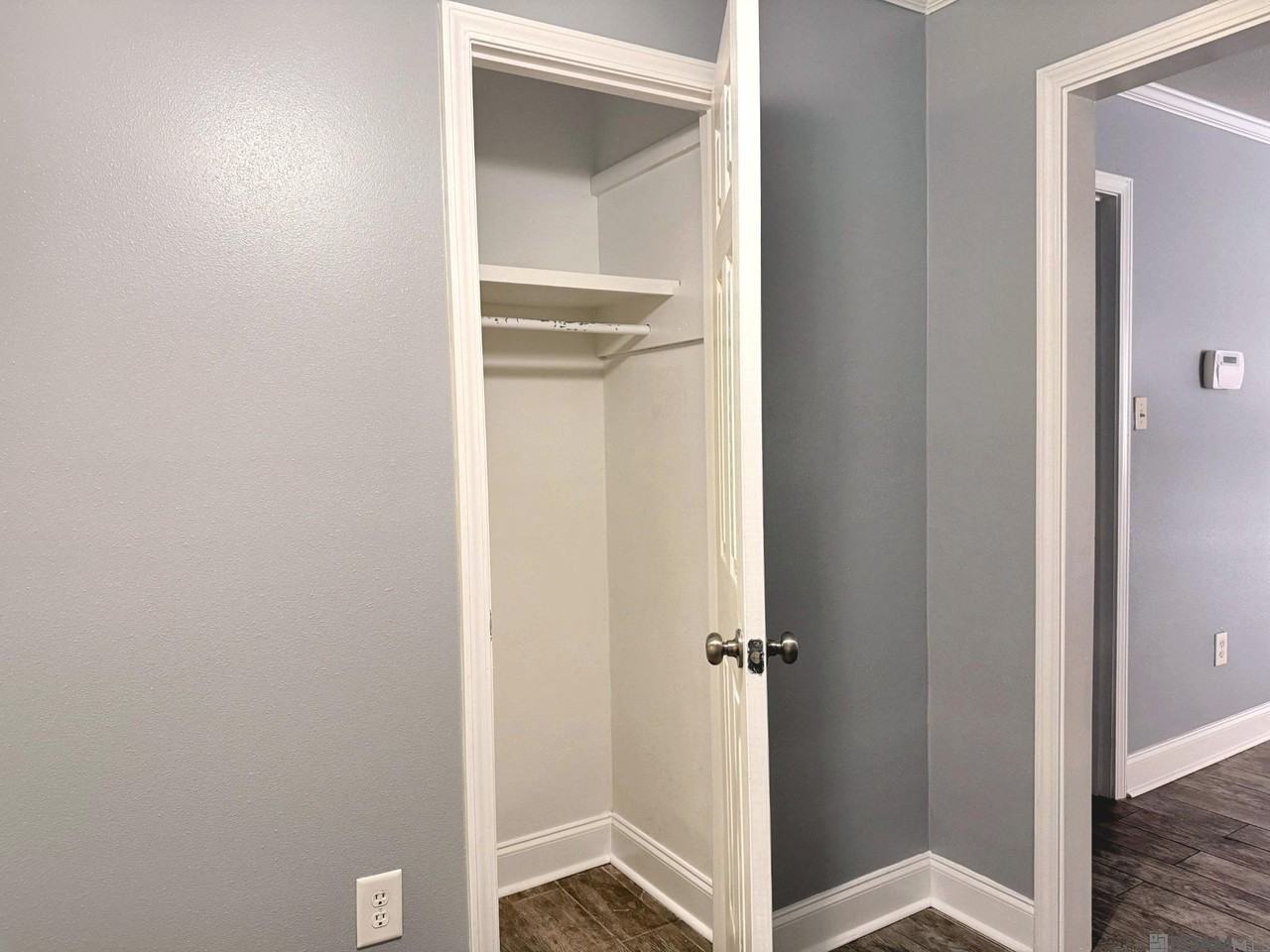 11008 Major Oak Dr - Photo 5 of 30