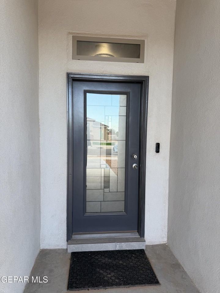 300 Sol Ct - Photo 2 of 32