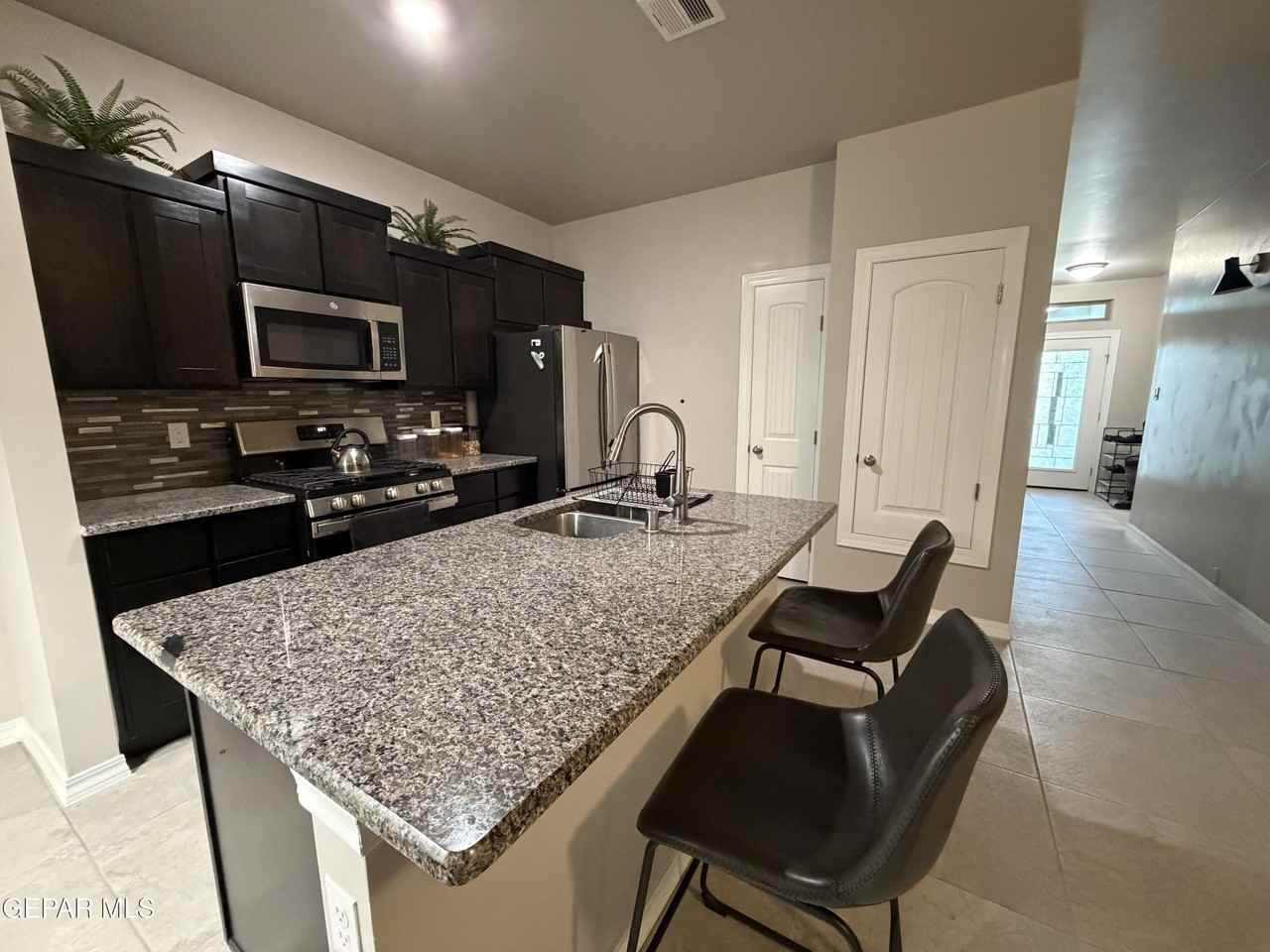 300 Sol Ct - Photo 4 of 32