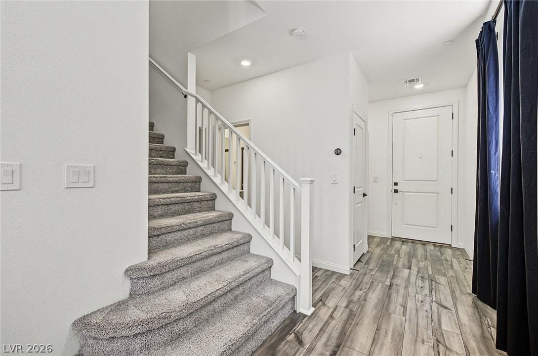 10207 Canyon Mantle St - Photo 3 of 32