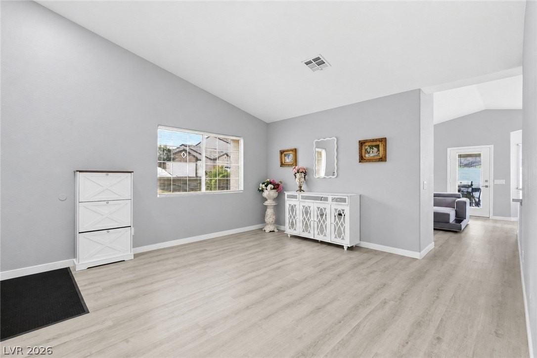 10250 Sun Dusk Ln - Photo 4 of 49