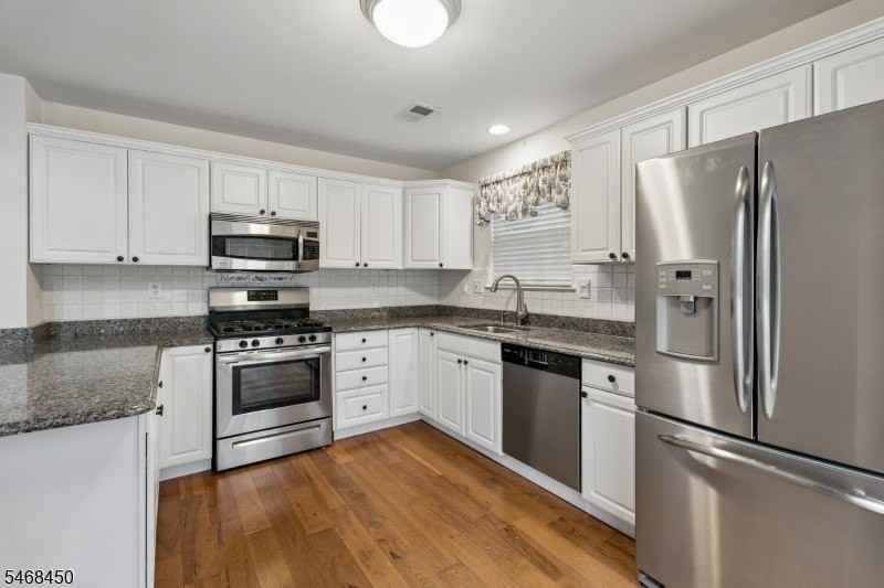 61 Dorchester Dr - Photo 7 of 47