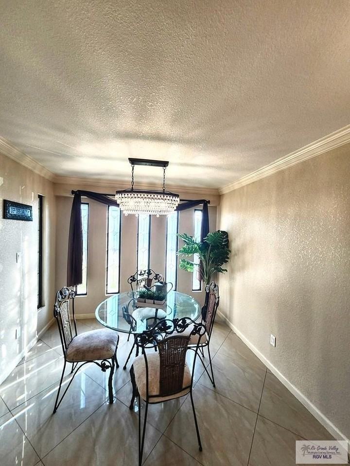 1009 VALLEY RIVER ST - Photo 7 of 27