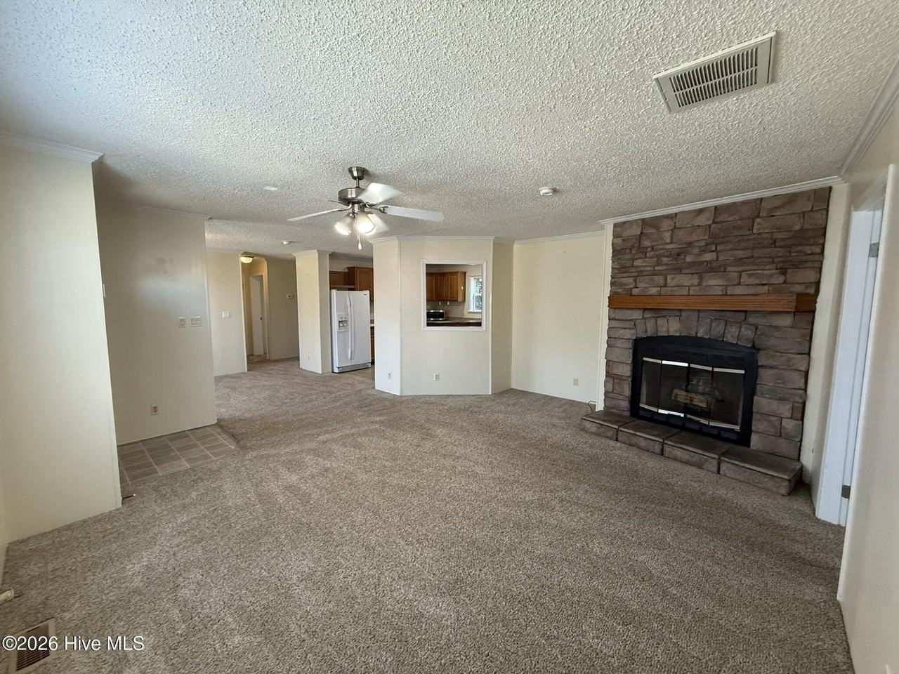 121 Darden St - Photo 3 of 29