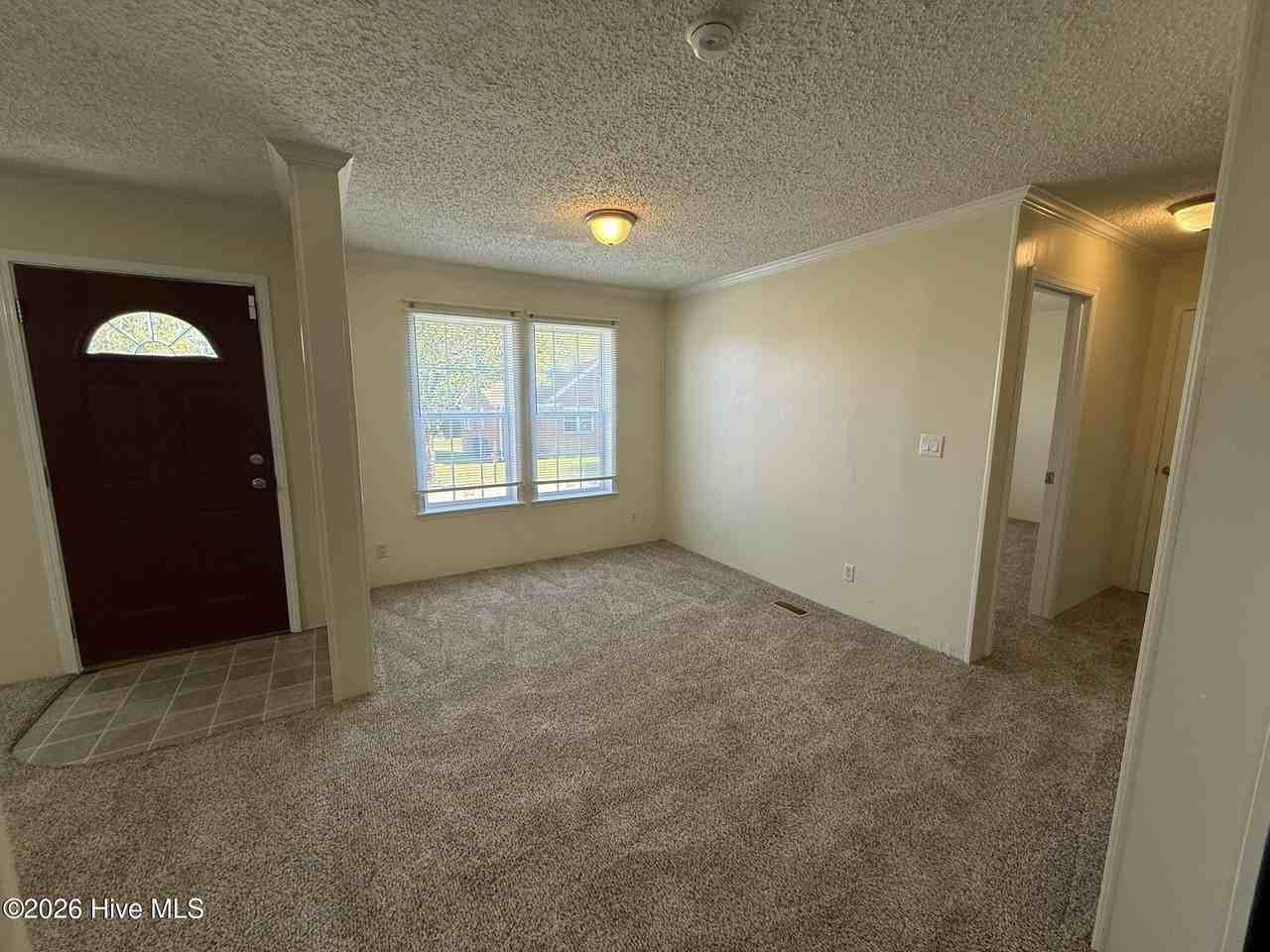 121 Darden St - Photo 6 of 29
