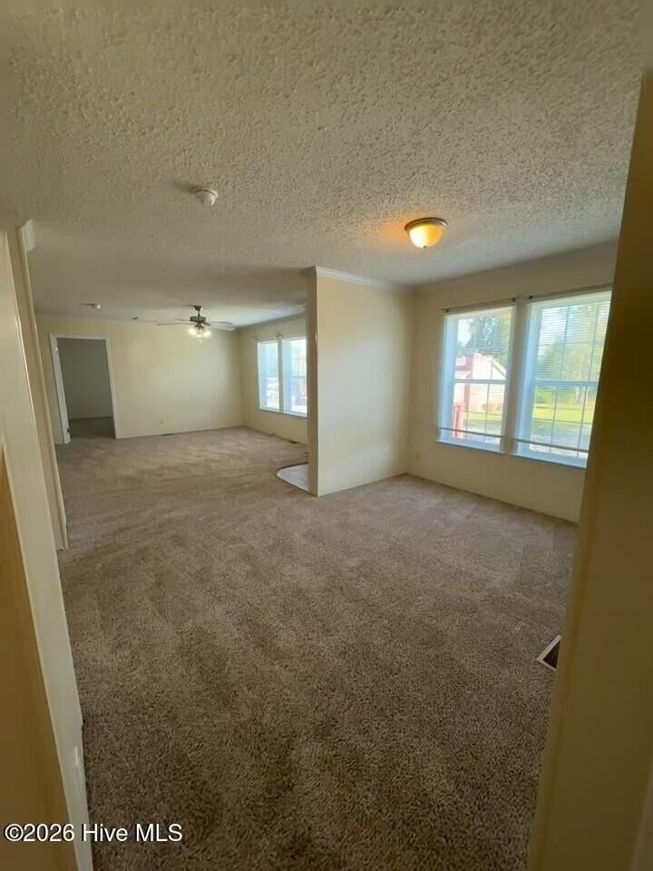 121 Darden St - Photo 7 of 29